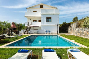 Villa Eleftheria: 5 bedroom villa with Pool & Jacuzzi in Panormo!
